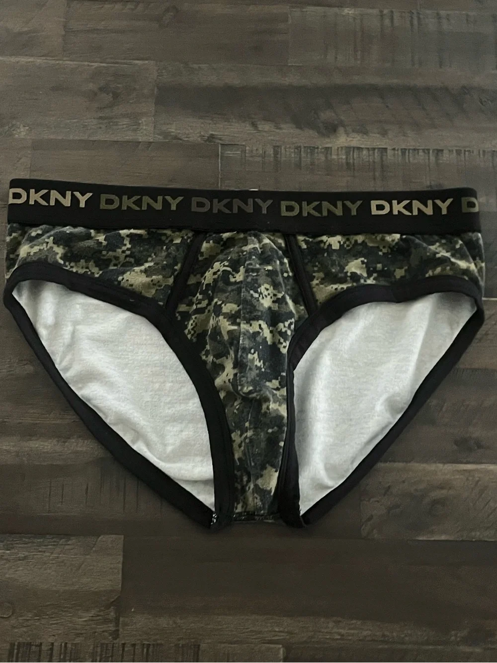 RARE DKNY COTTON STRETCH CAMO BRIEFS